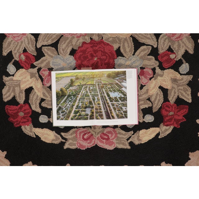 1920s Antique Hooked Rug With Floral Medallion in Bright Pastel Hues - Rug & Kilim For Sale - Image 5 of 10