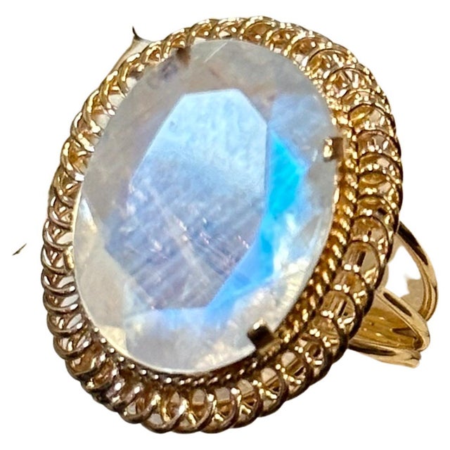 7 Carat Oval Shape Moon Stone Cocktail Ring 14 Karat Yellow Gold For Sale - Image 15 of 18