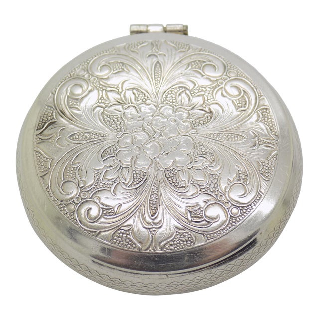 Vintage Italian Handmade Genuine Silver Ornated Flower Design Pill Snuff Trinket Box, Made in Alessandria For Sale