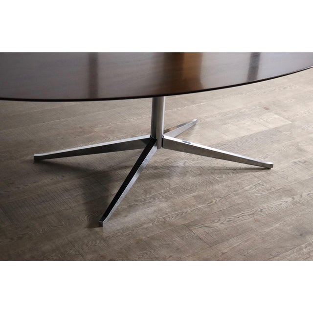 1960s Large Vintage Dining Table in Walnut by Florence Knoll Bassett for Knoll International, 1960s For Sale - Image 5 of 8