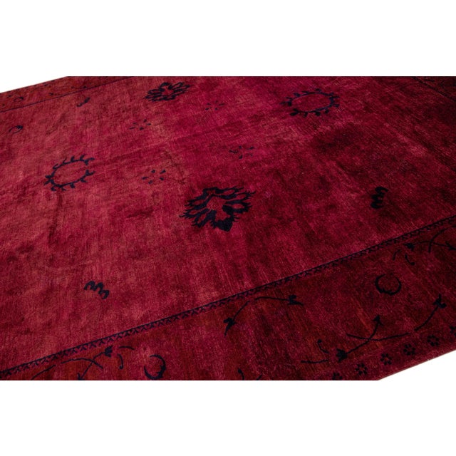 2010s Handmade Transitional Wool Rug With Floral Motif in Red For Sale In New York - Image 6 of 7