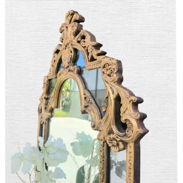 La Barge Vintage Gold Gilt Antique Ornate Decorative Shell Motif Top Regency Wall Mirror For Sale - Image 4 of 9