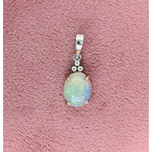 1.7Ct Solitaire Opal Pendant in Solid 14k Gold, Oval Cut 10x8mm For Sale - Image 4 of 9