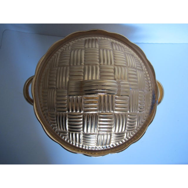 Mid 20th Century Gump’s Golden Glo Weave Covered Casserole by Hall China For Sale In Cincinnati - Image 6 of 7