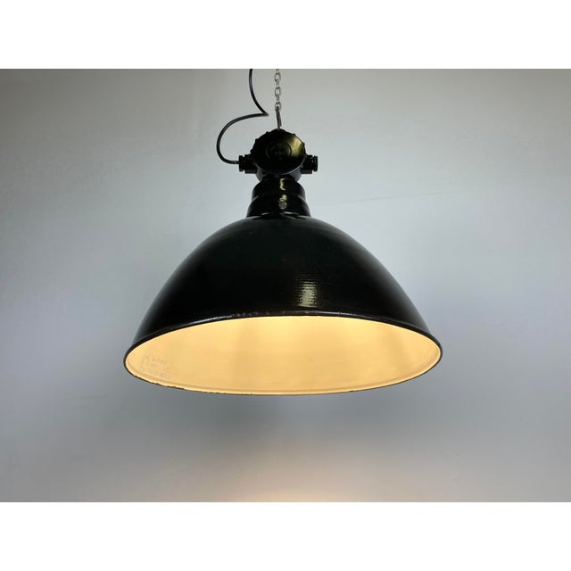 East German Black Enamel Factory Light by LBD Veb Leuchtenbau, Dresden, 1950s For Sale - Image 10 of 16