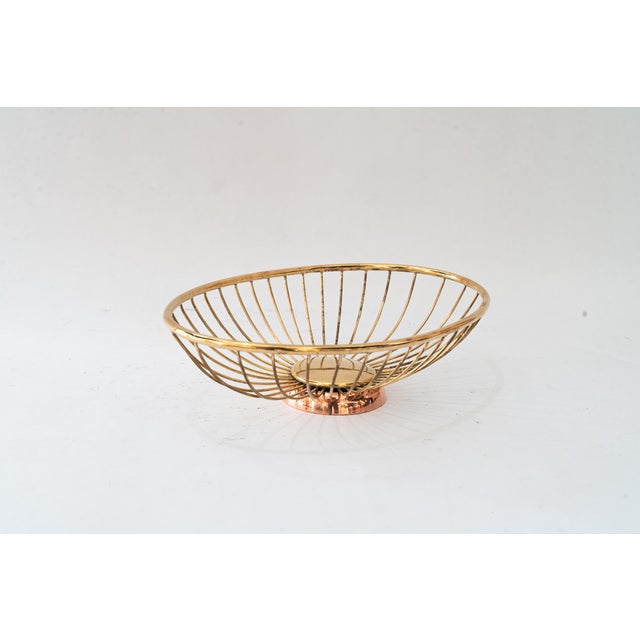 Mid-Century Modern Bread Basket in Brass and Copper, Vienna, Austria, 1960s For Sale - Image 3 of 13