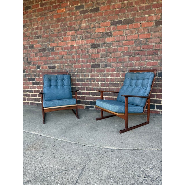 Mid-Century Modern Pair of Mid-Century Danish Modern Lounge Chairs by Selig For Sale - Image 3 of 12