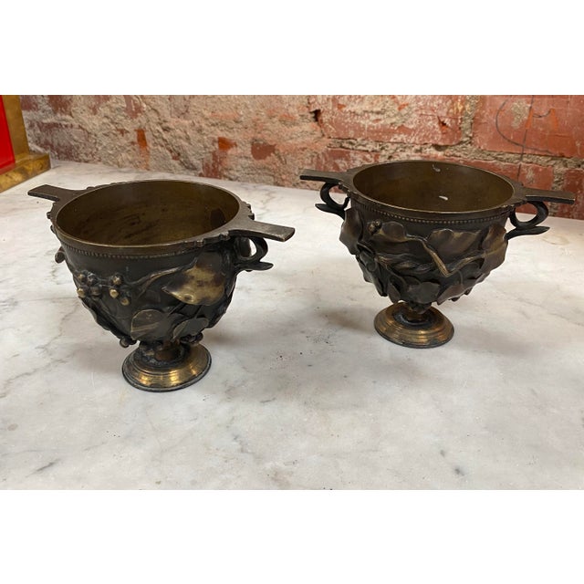 Beautiful pair of 2 bronze Italian vase made in 1930s.