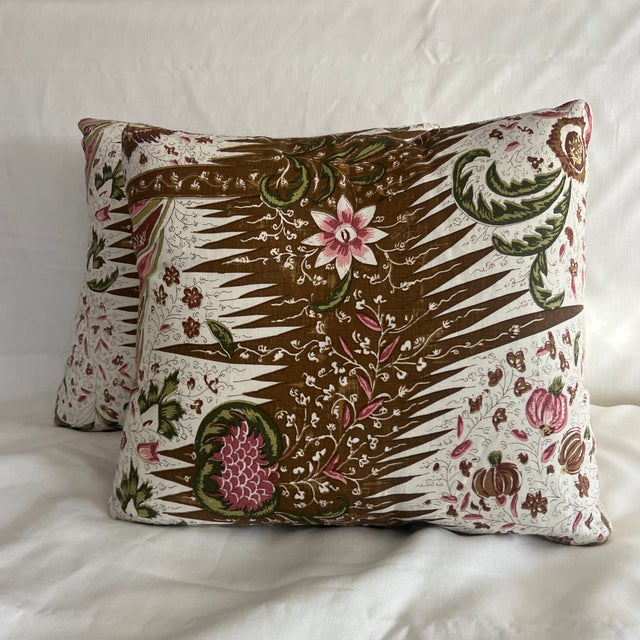 Custom Quadrille Linen Boxed Pillows With Samuel and Sons Tape- A Pair For Sale - Image 10 of 10