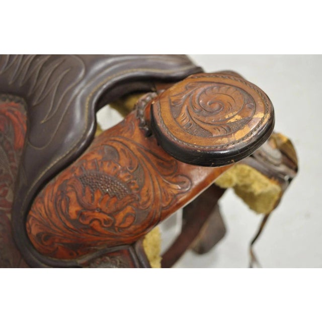 Vintage ML Leddy's Brown Tooled Leather Western Show Horse Saddle For Sale - Image 9 of 12