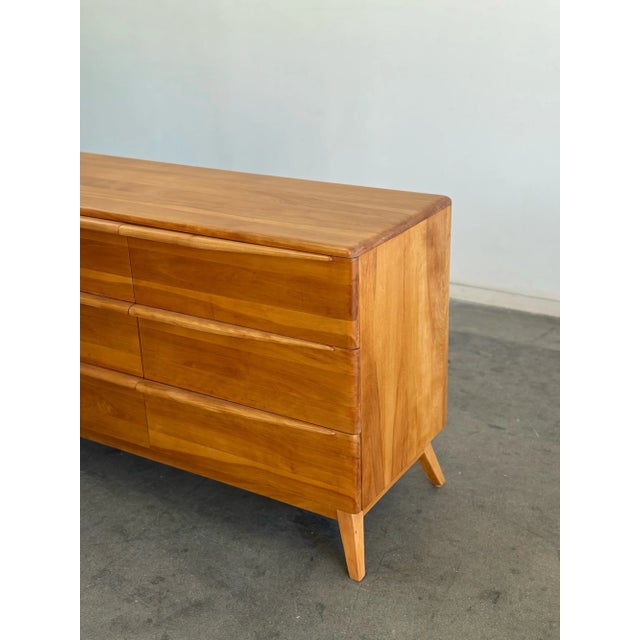 1960s Heywood Wakefield 9 Drawer Dresser, Attributed For Sale - Image 4 of 9