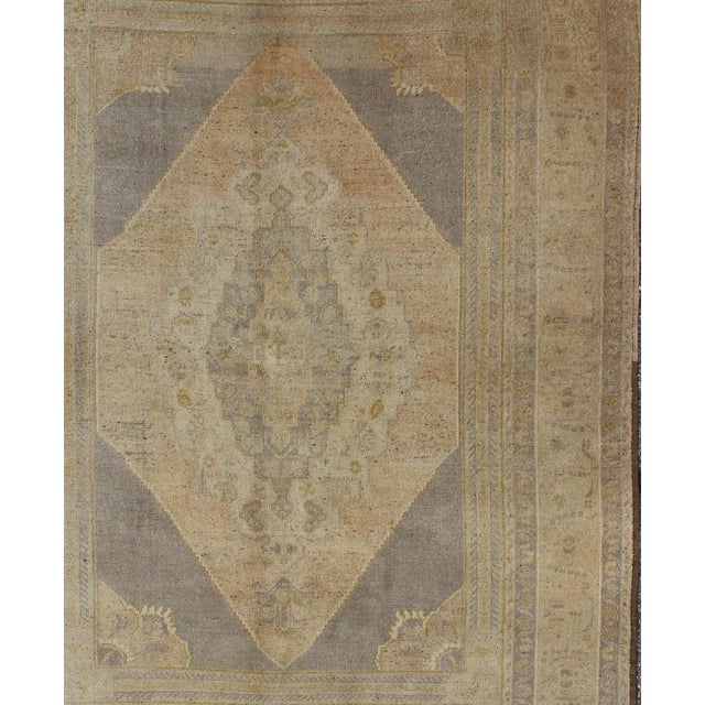 Mid 20th Century Vintage Turkish Oushak Rug With Faded Peach and Gray Medallion on Soft Taupe For Sale - Image 5 of 7