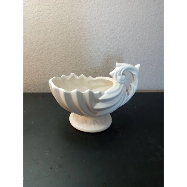 GORGEOUS VTG McCoy 8" Beige Scalloped Planter This vintage McCoy planter is a beautiful addition to any collection. The...