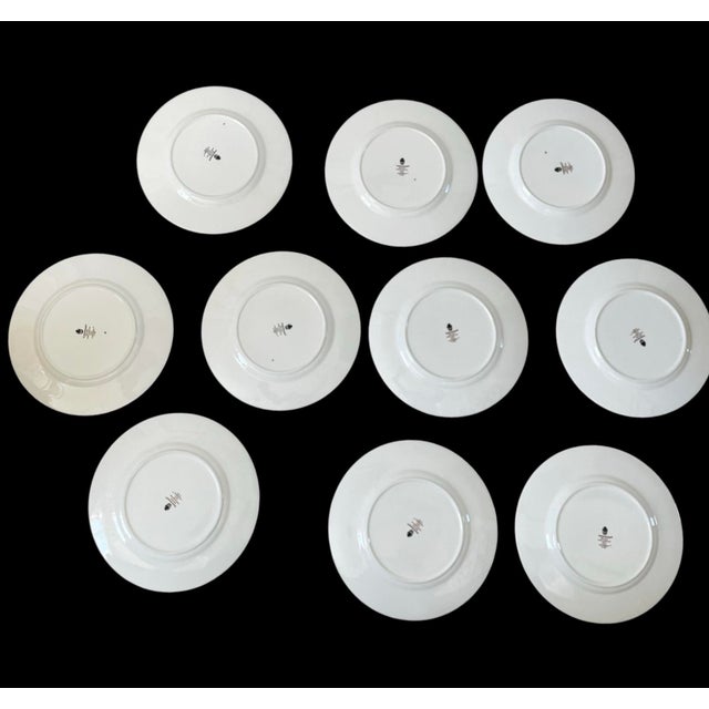 Traditional 10 Wedgwood Wild Strawberry Lunch Plates 9" Bone China. England For Sale - Image 3 of 5
