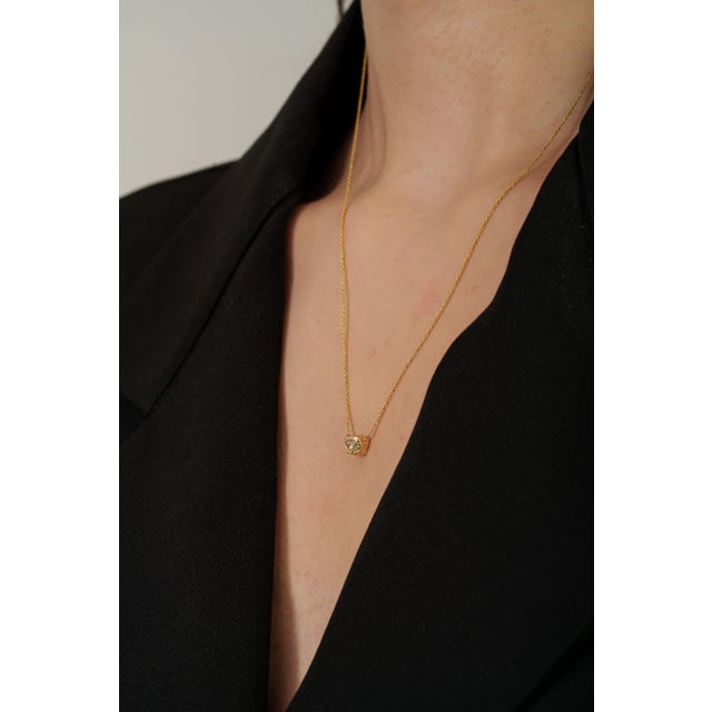 Metal Prong-Set 1Carat Natural Yellow Diamond Heart Necklace in 18k Yellow Gold For Sale - Image 7 of 17