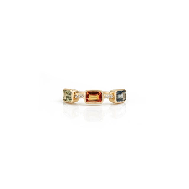 1.92ct Emerald Cut Multi Sapphire & Diamond Three Stone Ring in 14k Yellow Gold Size 8 For Sale - Image 4 of 15