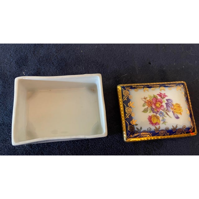 Ceramic Set of 3 Antique Porcelain Trinket Boxes — Richard Ginori, Royal Bayreuth Tapestry, Cobalt Gilt For Sale - Image 7 of 12