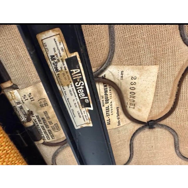 1960s Florence Knoll Style Mid Century Modern 3-Seat Orange Sofa. MCM For Sale In Chicago - Image 6 of 7
