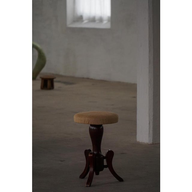 1920s Early 20th Century Victorian Adjustable Piano Stool with Hessian Seat, 1920s For Sale - Image 5 of 16