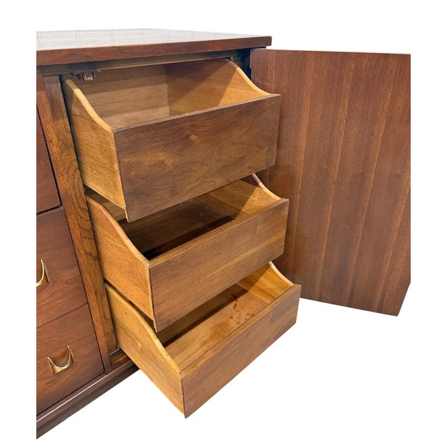 Mid-Century Modern Broyhill Brasilia Walnut Dresser For Sale - Image 12 of 14