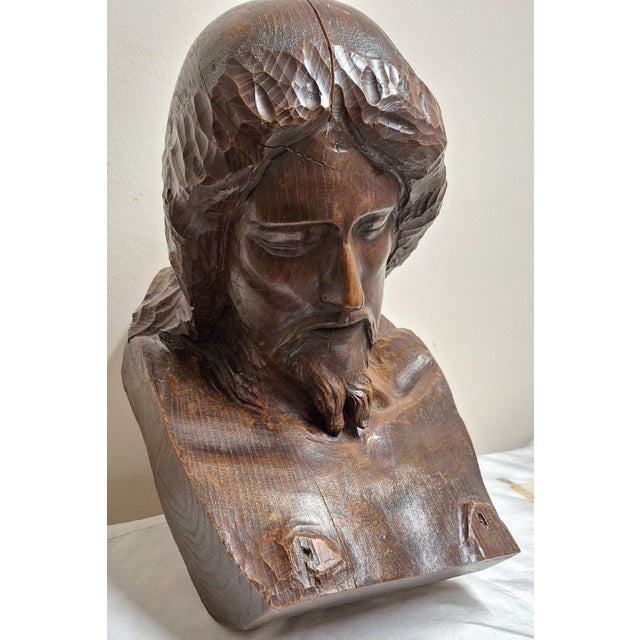 Hand-Carved Bust of Jesus, 1900, Elm, in Good conditions. Designed 1890 to 1919