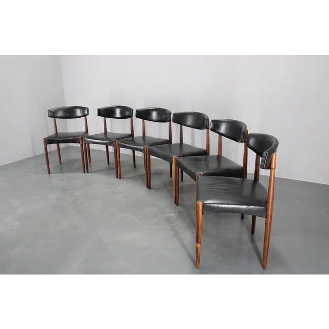 Good original condition with minor signs of use - Sturdy and stable - Height of seat 45 cm