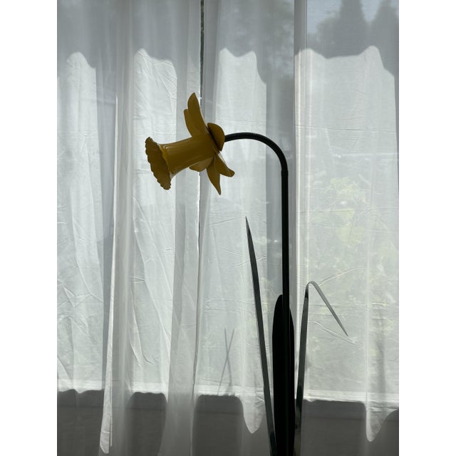 Pop Art Daffodil Floor Lamp by Mike Bliss for Bliss Flights of Fancy Ltd., 1984 For Sale - Image 4 of 10