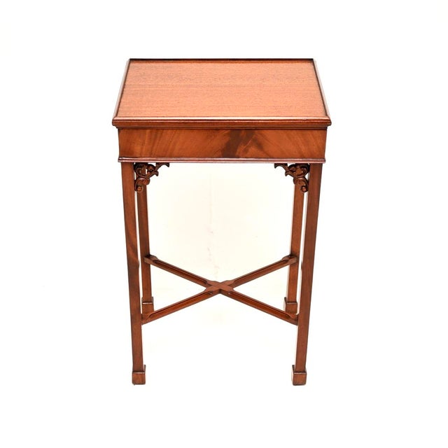 Vintage Chippendale Style Occasional Side Table, 1920 For Sale - Image 3 of 11