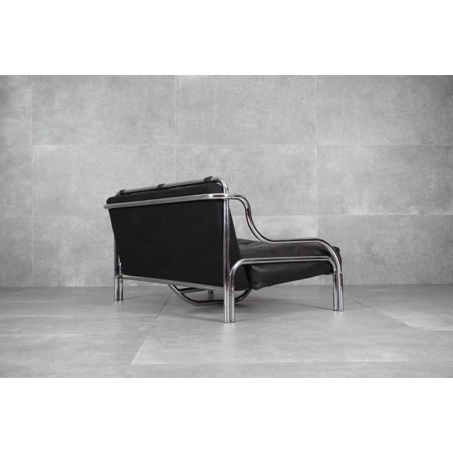 Black Leather Stringa 2-Seater Sofa by Gae Aulenti for Poltronova, 1960s, in Very Good conditions. Designed 1960 to 1969 I...
