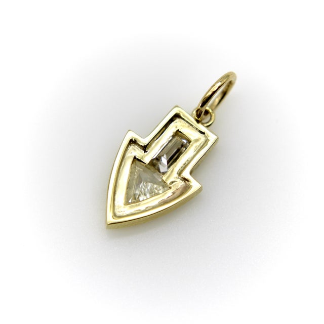 18k Gold Diamond Arrow Pendant For Sale In Los Angeles - Image 6 of 9