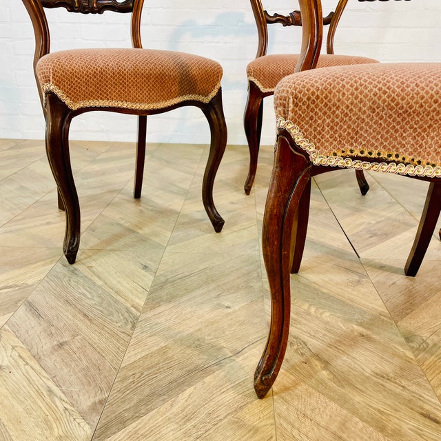 Antique English Walnut Balloon Back Dining Chairs, Set of 4 For Sale - Image 6 of 8