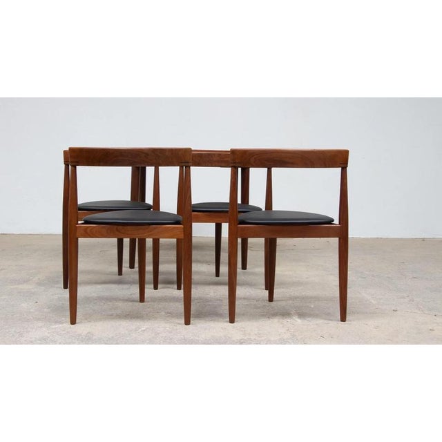 Roundette Tripod Table and Chairs by Hans Olsen for Frem Røjle, 1960, Set of 5 For Sale - Image 10 of 11