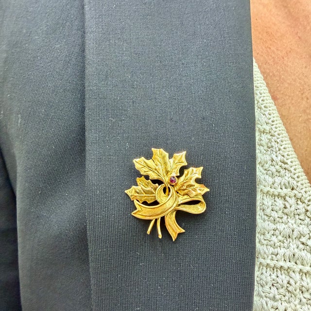 Gold Vintage Tiffany & Co. 18k Yellow Gold 0.06ct Cabochon Ruby Leaf Brooch For Sale - Image 8 of 8