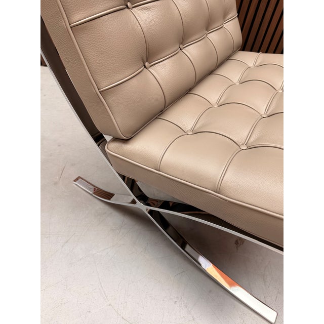 Barcelona Chair in Beige Volo Leather by Ludwig Mies van der Rohe for Knoll Inc. / Knoll International, 2010s For Sale - Image 6 of 7