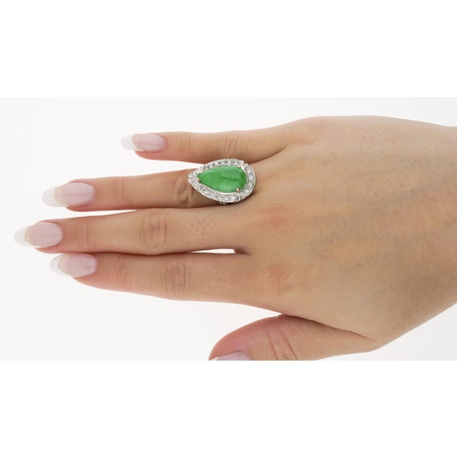 Green 7.88 Carat Jade and Diamond Halo Ring in 18k White Gold Size 6 For Sale - Image 8 of 10