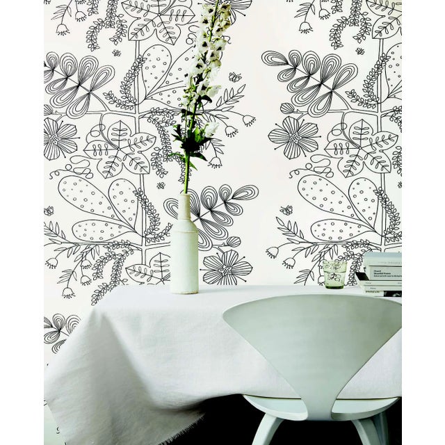 This listing is for a wallpaper sample only. If you'd like to purchase this wallpaper, please click here:...