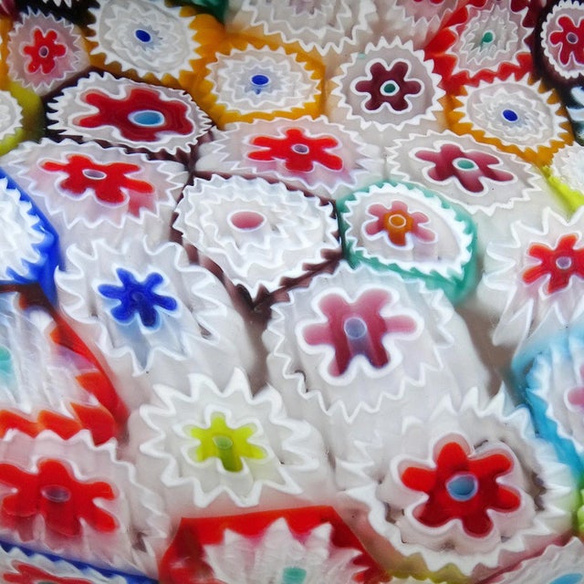 Fratelli Toso Murano Vintage Millefiori Flower Mosaic Rainbow Colors Italian Art Glass Ruffle Rim Vase For Sale In Orlando - Image 6 of 9