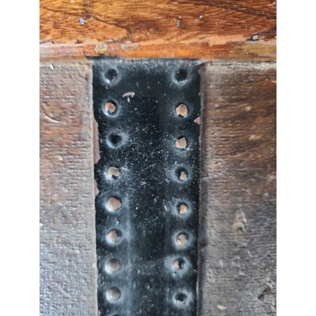 Antique Flat-Top Steamer Trunk With Original Excelsior Lock | Circa 1895–1915 For Sale - Image 12 of 18