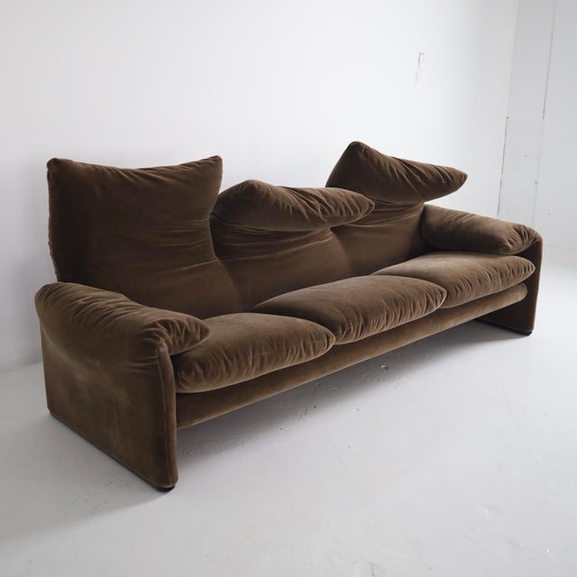 Mid-Century Modern Vico Magistretti “Maralunga” Sofa For Sale - Image 3 of 7