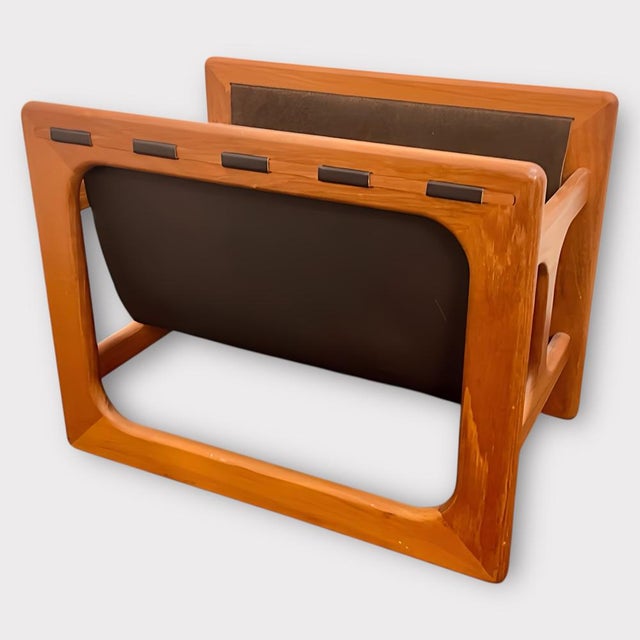 Brown Danish Magazine Rack in Teak and Leather with Double Storage Compartment attributed to Aksel Kjersgaard for Salin Möbler, 1960s For Sale - Image 8 of 12