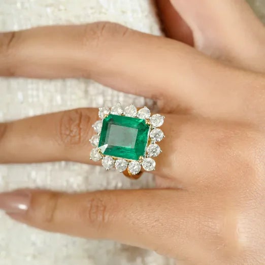 Green Zambian Emerald Halo Diamond Statement Ring in 18k Solid Gold Size 5.5 For Sale - Image 8 of 12