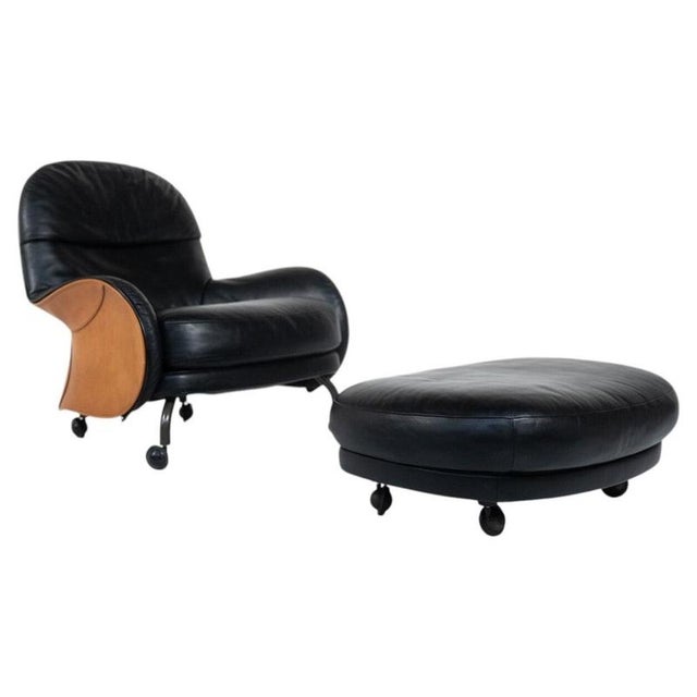 Set of Louisiana Lounge Chair and Ottoman by Vico Magistretti for De Padova For Sale - Image 11 of 11