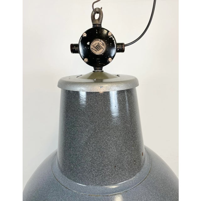 Mid-Century Modern Large Industrial Factory Lamp in Grey Enamel from Elektrosvit, 1960s For Sale - Image 3 of 17
