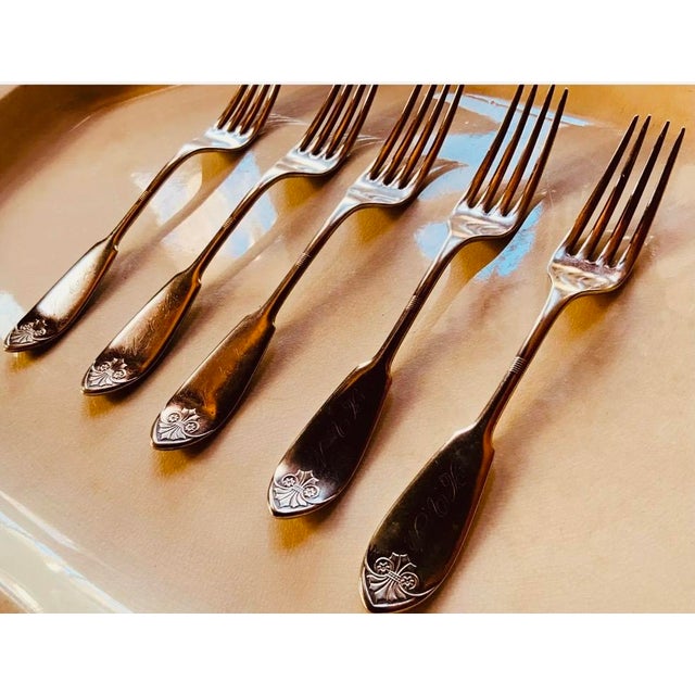 1884 French Pattern Rogers American Silverplate Flatware Set - 9 pcs For Sale - Image 11 of 18