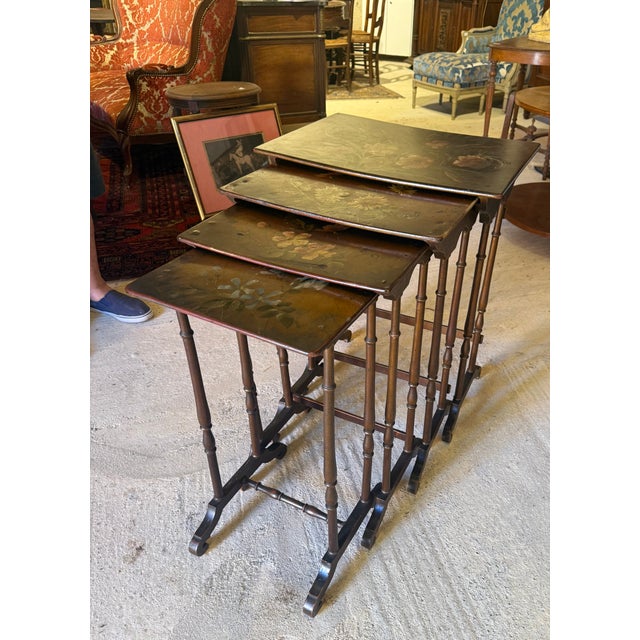 Nesting Tables in Painted Wood, Set of 4, in Very Good conditions. Designed before 1890