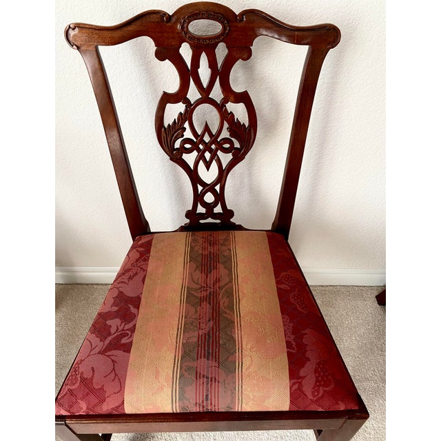 Baker Furniture Historic Charleston Collection Georgian Banded Mahogany Double Pedestal Table and Eight Chairs Exquisite Excellent Condition For Sale - Image 11 of 18