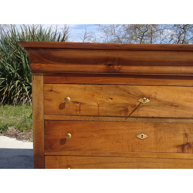 Louis-Philippe Walnut Chest of Drawers, 1850s For Sale - Image 3 of 18