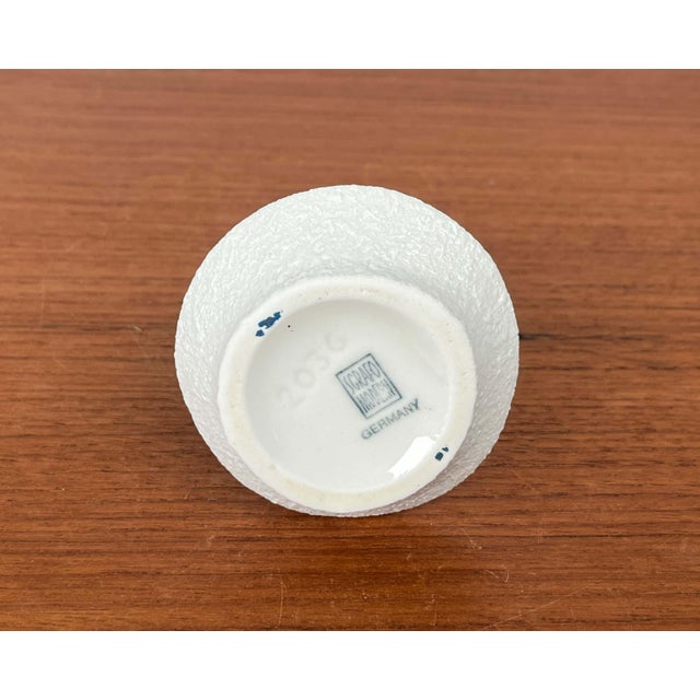 Small Mid-Century Modern German White Sculptural Vase by Peter Müller for Sgrafo Modern, 1960s For Sale - Image 13 of 16