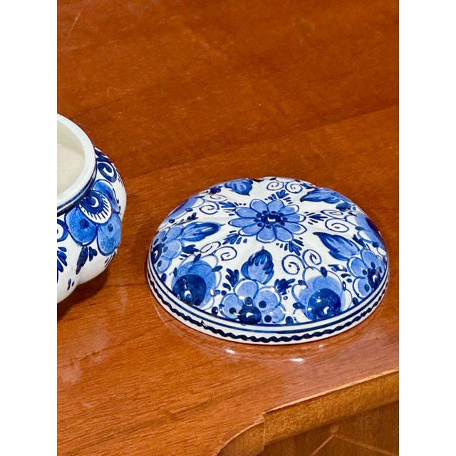 Ceramic Mid 20th Century Dutch Delft Blue & White Hand-Painted Covered Trinket Box For Sale - Image 7 of 9