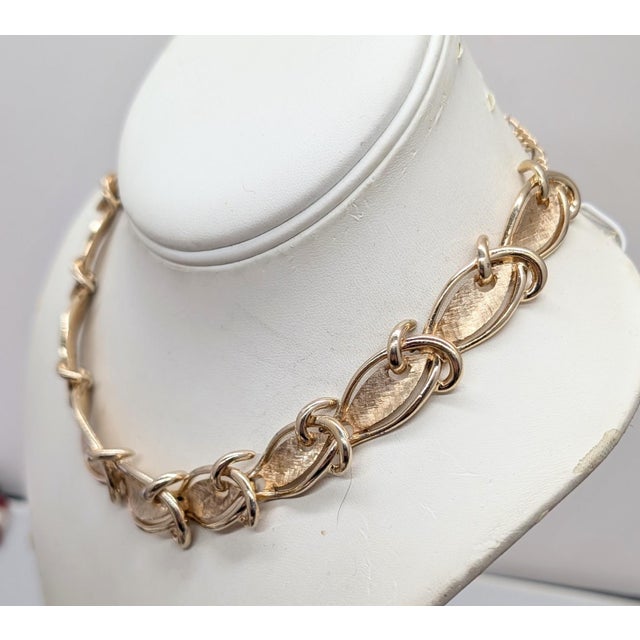 1950s Vintage Late 1950s Signed Boucher Goldtone Collar Necklace For Sale - Image 5 of 12